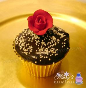 vdayredrosecupcakes1